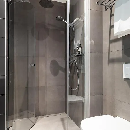 Vaeo Keskus Modern Guest Appartamento *